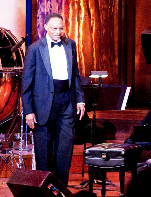 Maestro Ramsey Lewis Takes the Stage and Greets His Audience