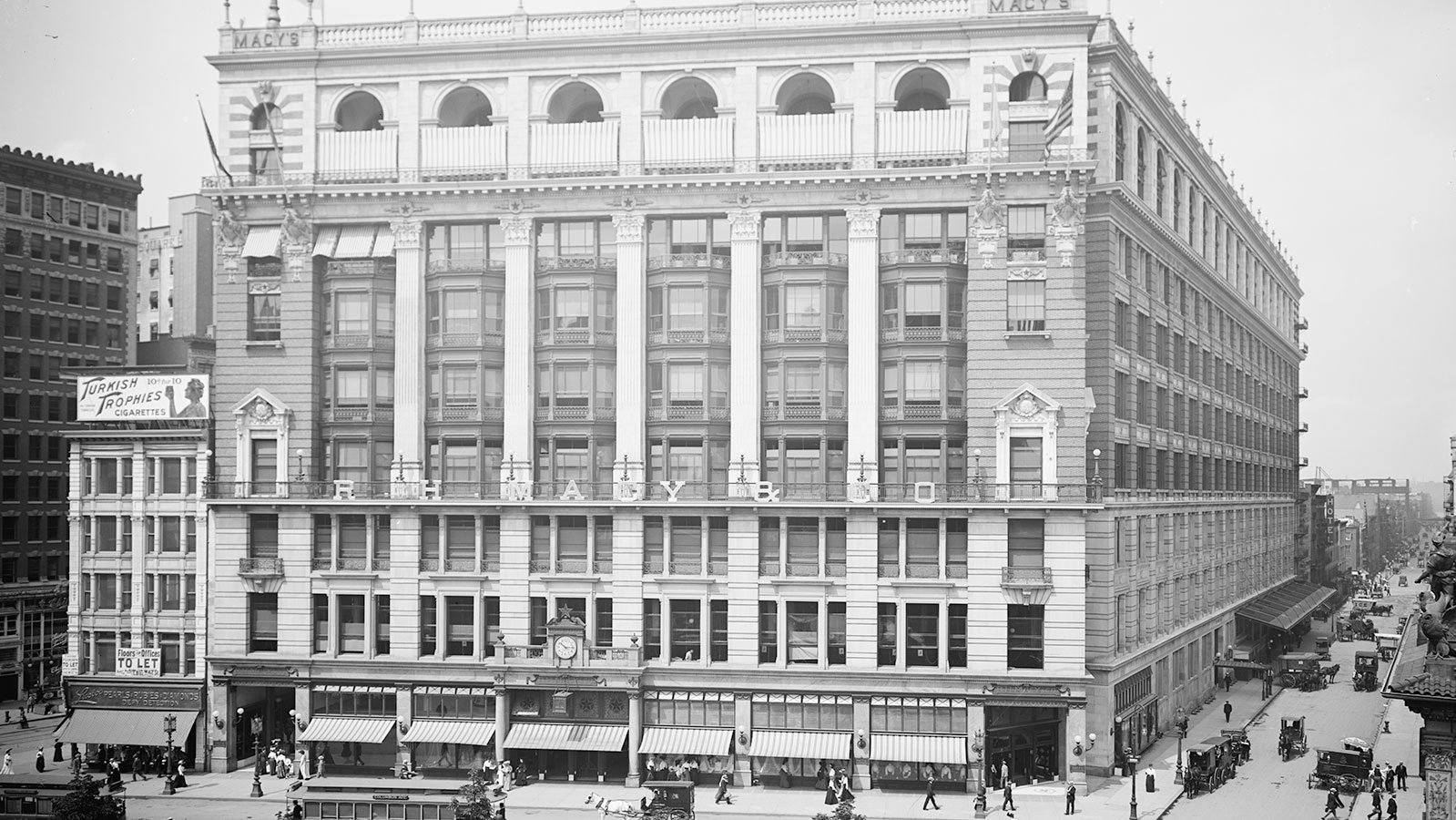 R. H. Macy and Co., on Broadway and West 34th Street, circa 1905