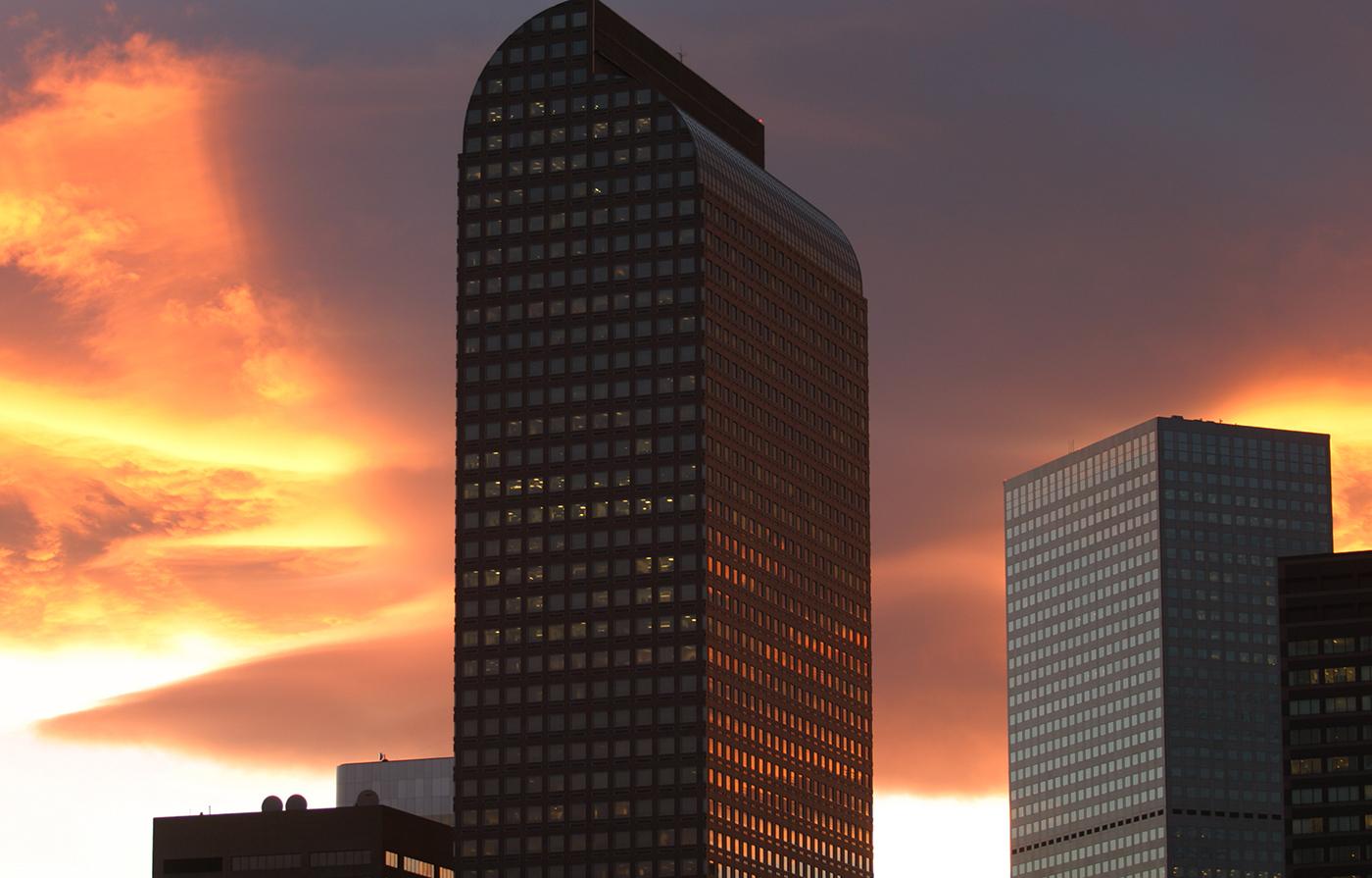 Philip Johnson's Wells Fargo Center in Denver. Photo: Wikimedia Commons, user: refractor.