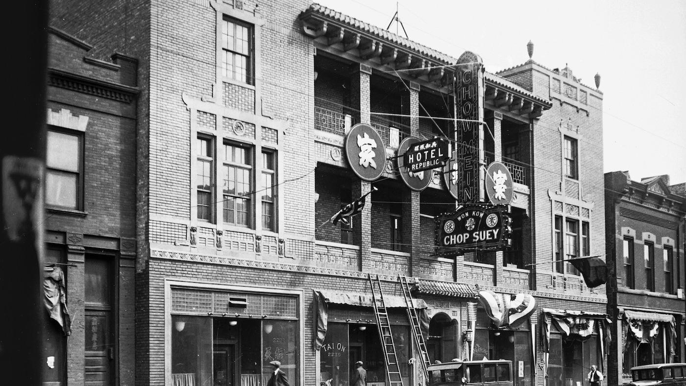 Won Kow restaurant in Chicago in 1928. Photo: DN-0085745, Chicago Sun-Times/Chicago Daily News collection, Chicago History Museum