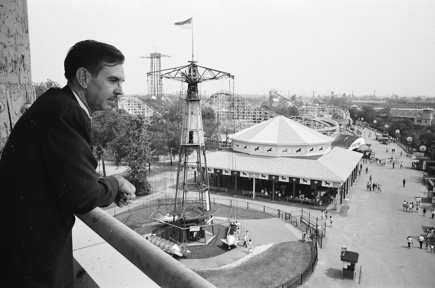 William Schmidt at his amusement park Riverview in Chicago. Photo: ST-90004580-0003, Chicago Sun-Times collection, Chicago History Museum