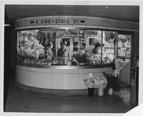 Randolph-Washington concession stand in the State Street Subway, c. 1950s. Photo: CTA