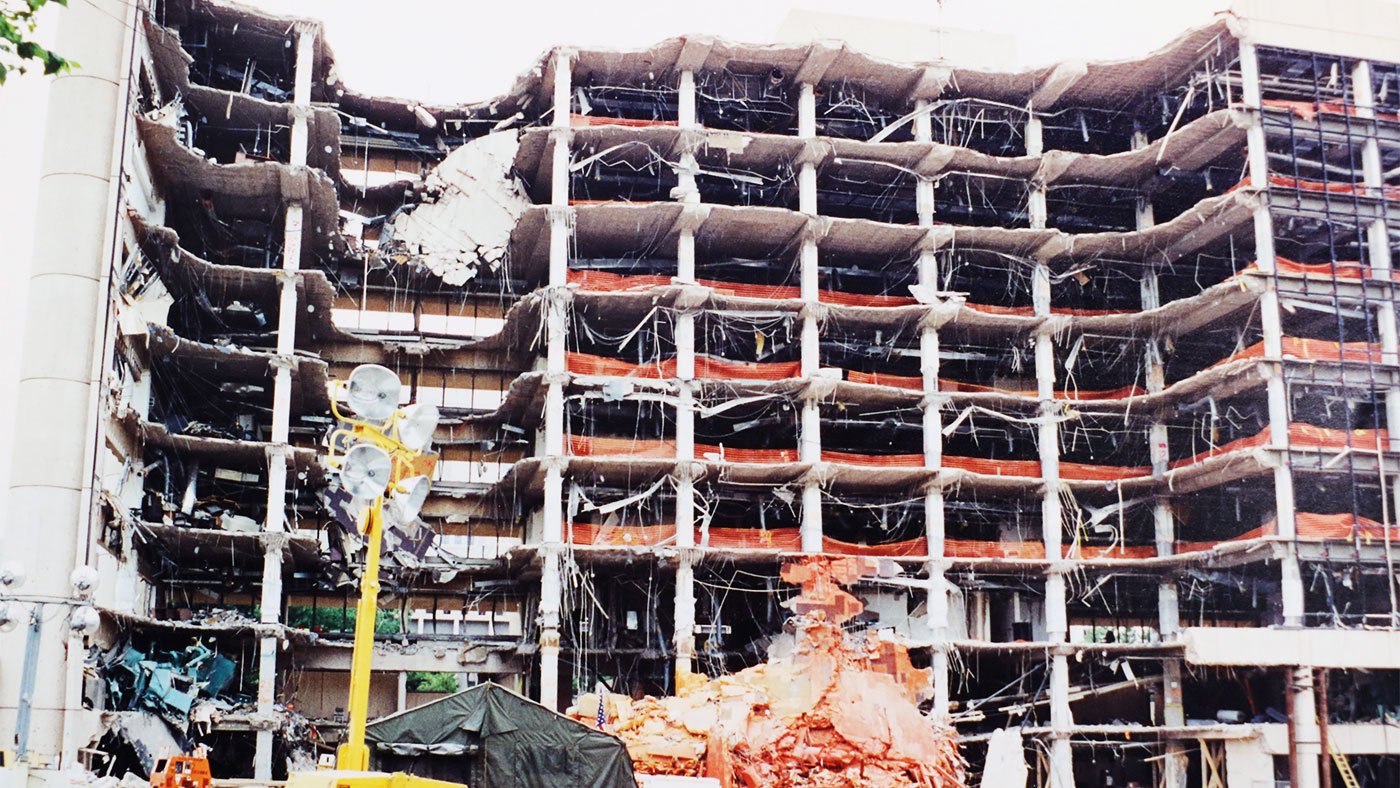 bomb-damaged Murrah building in Oklahoma City, Oklahoma, on April 25, 1995