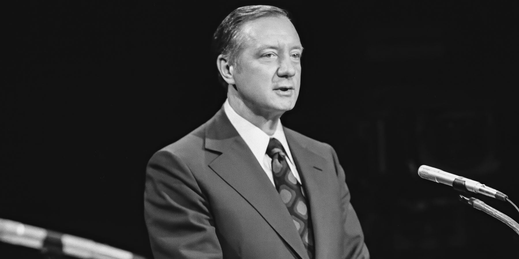 Michael Bilandic appeared at a mayoral debate at WTTW’s studios in 1977.