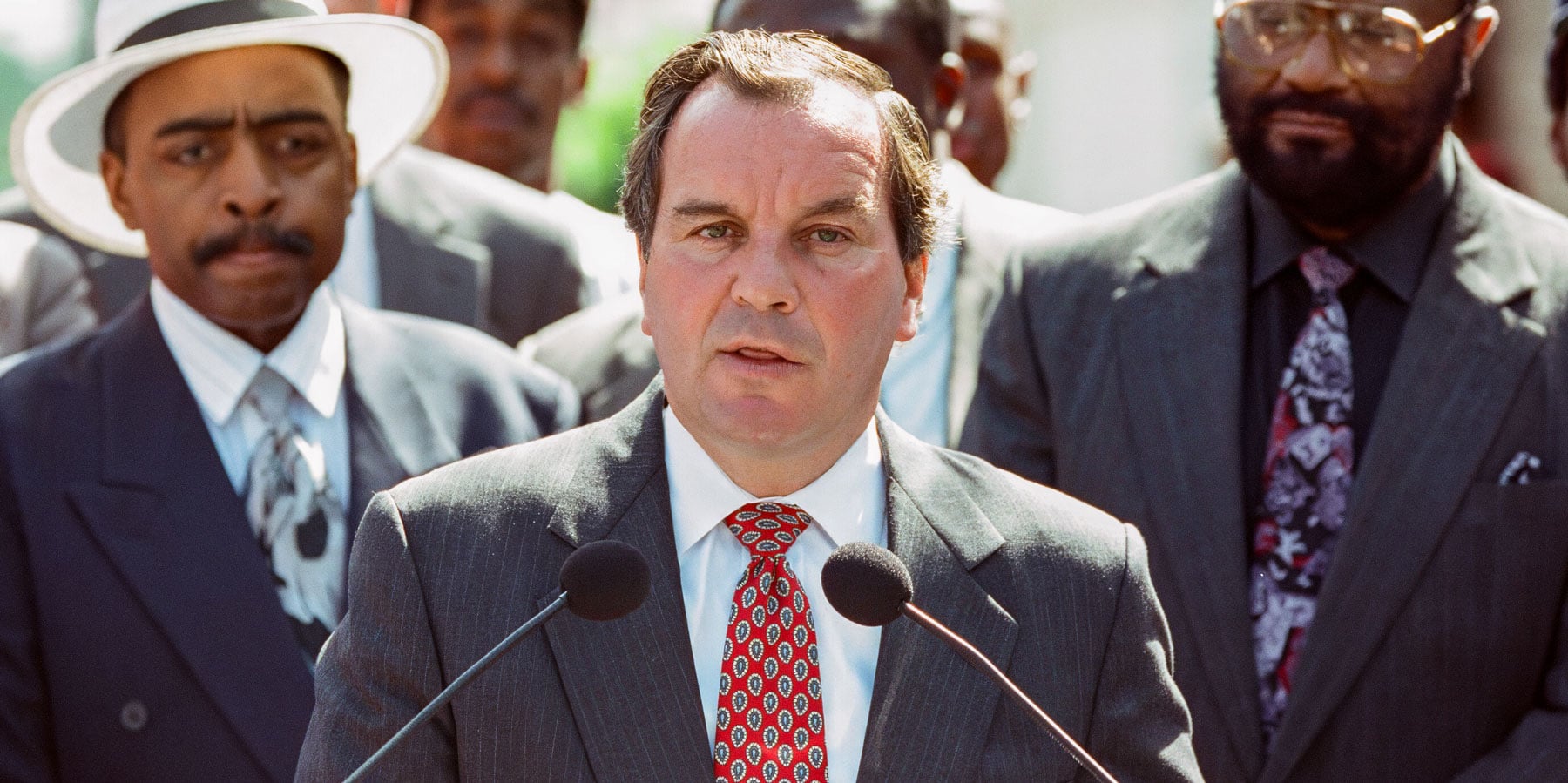 Richard M. Daley speaking at a press conference in 1992