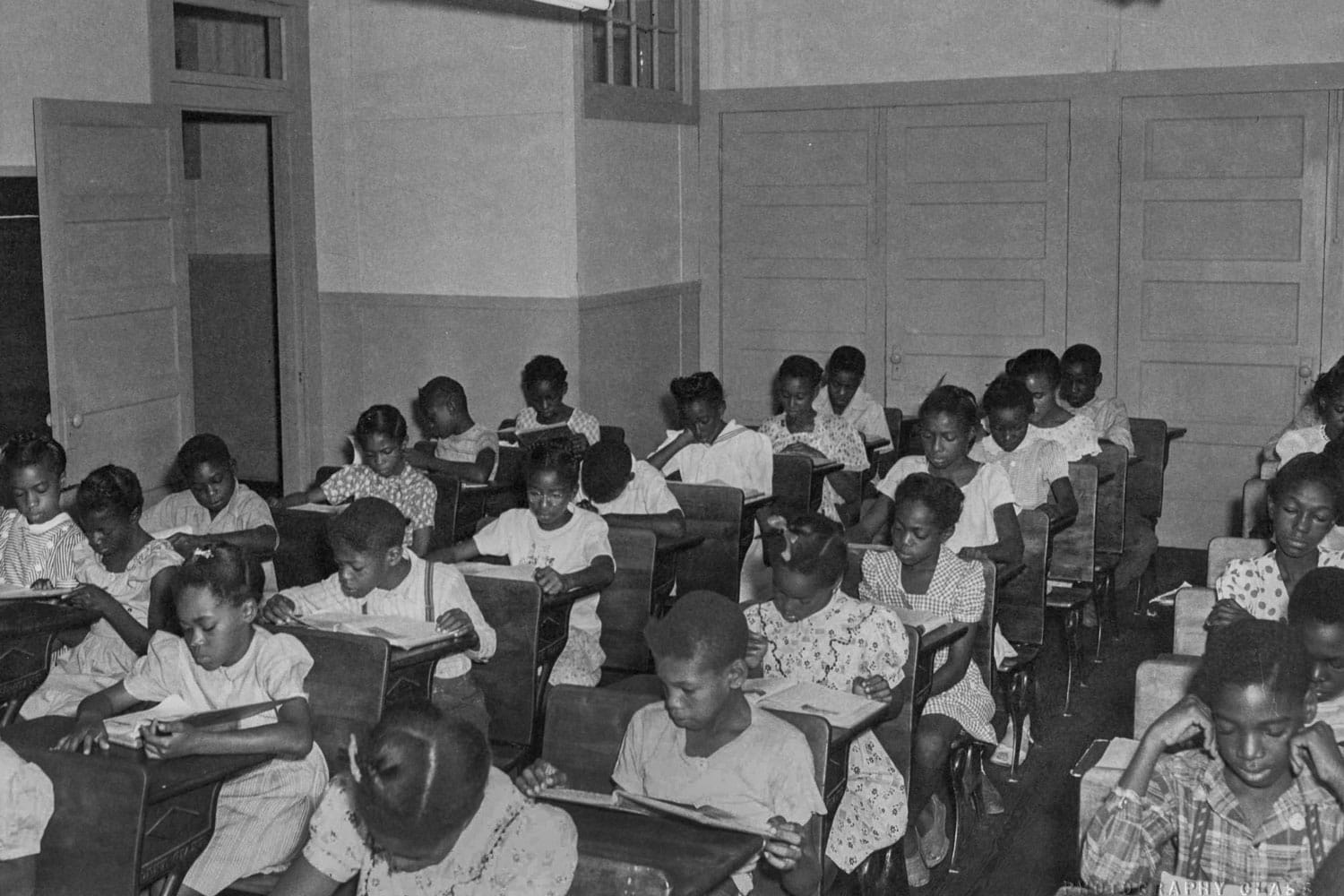 Group of schoolchildren in a Memphis classroom in the 1930s