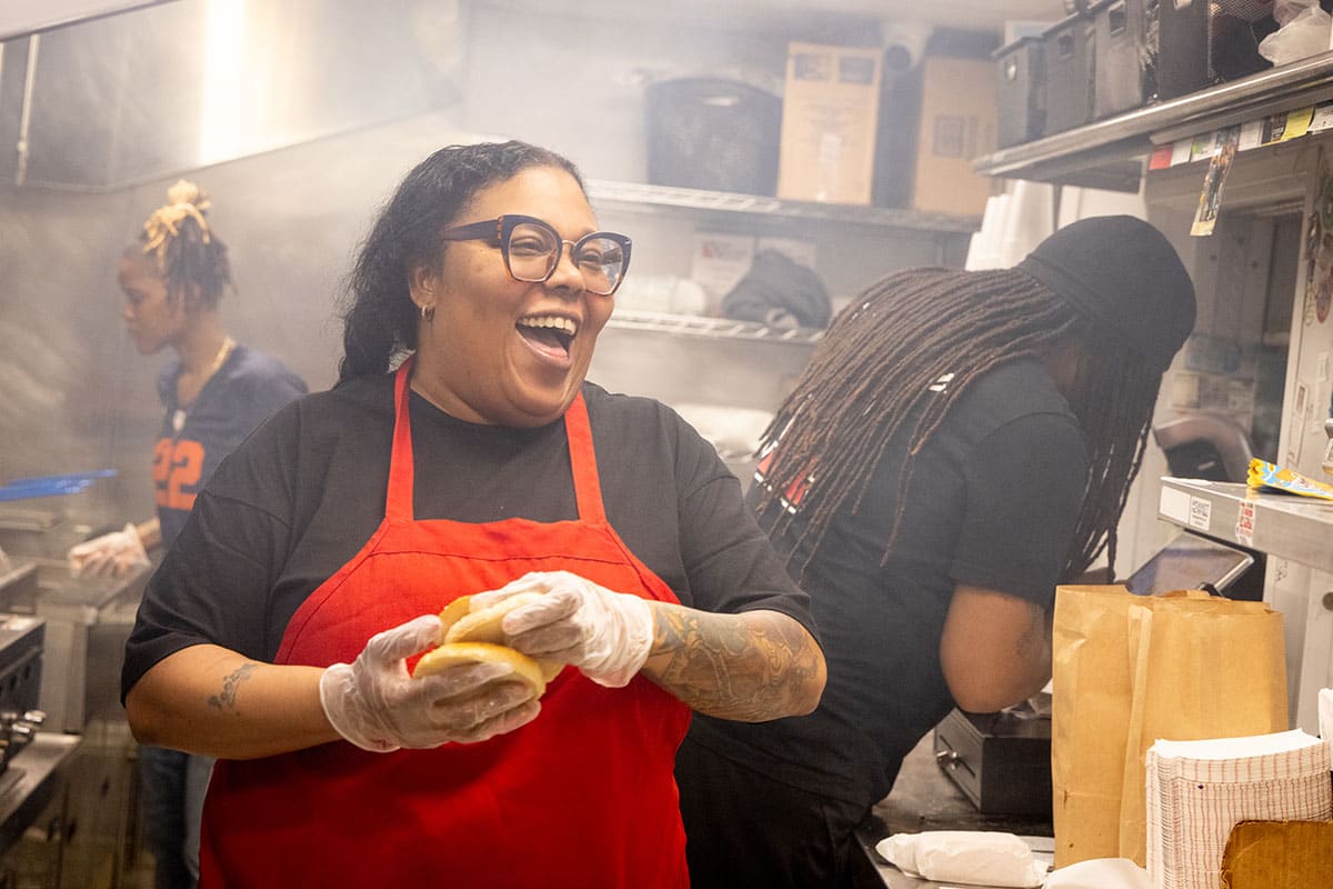 “I Get to Slap My Boss”: The Wiener's Circle Serves Chicago Hot Dogs ...