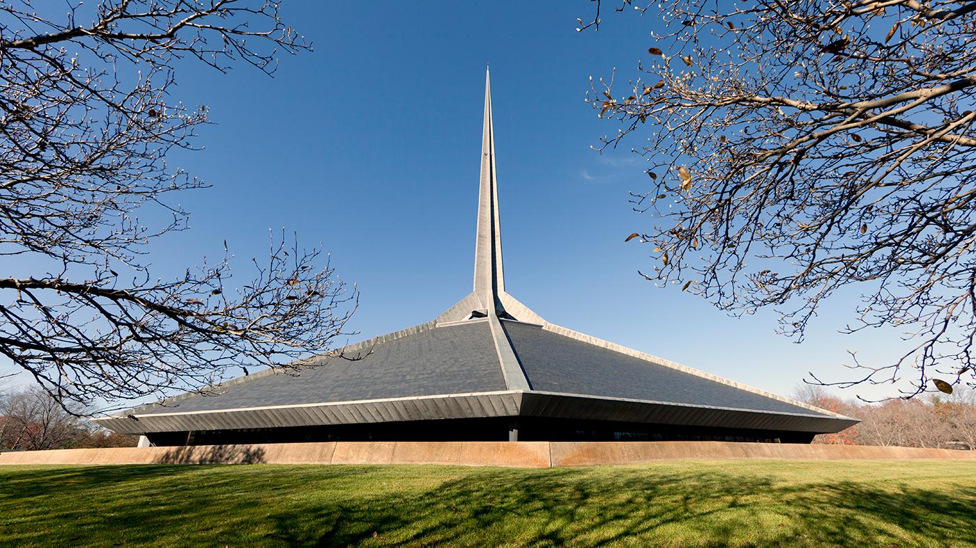 Eero Saarinen's North Christian Church in Columbus, Indiana. Photo: Carol M. Highsmith/Library of Congress