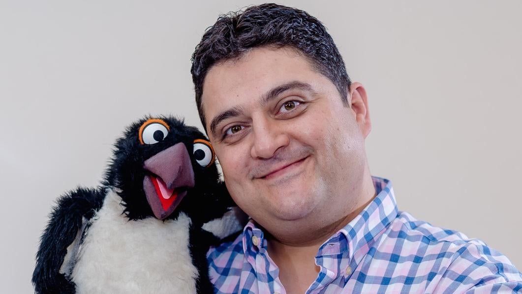 Puppeteer Michel Jabali with the Muppet Habeeb from 'Iftah Ya Simsim.' Photo: Sabban31/Wikimedia Commons