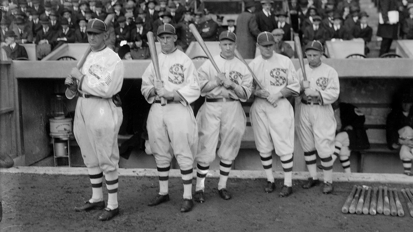 The White Sox at the 1917 World Series, which they won, with Shoeless Joe Jackson second from left. Photo: Bain News Service/Library of Congress