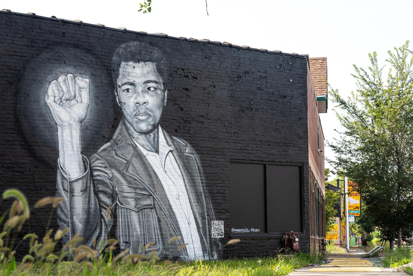 Rahmaan Statik's Muhammad Ali mural in Chicago's Little Village. Photo: WTTW/Liz Markel