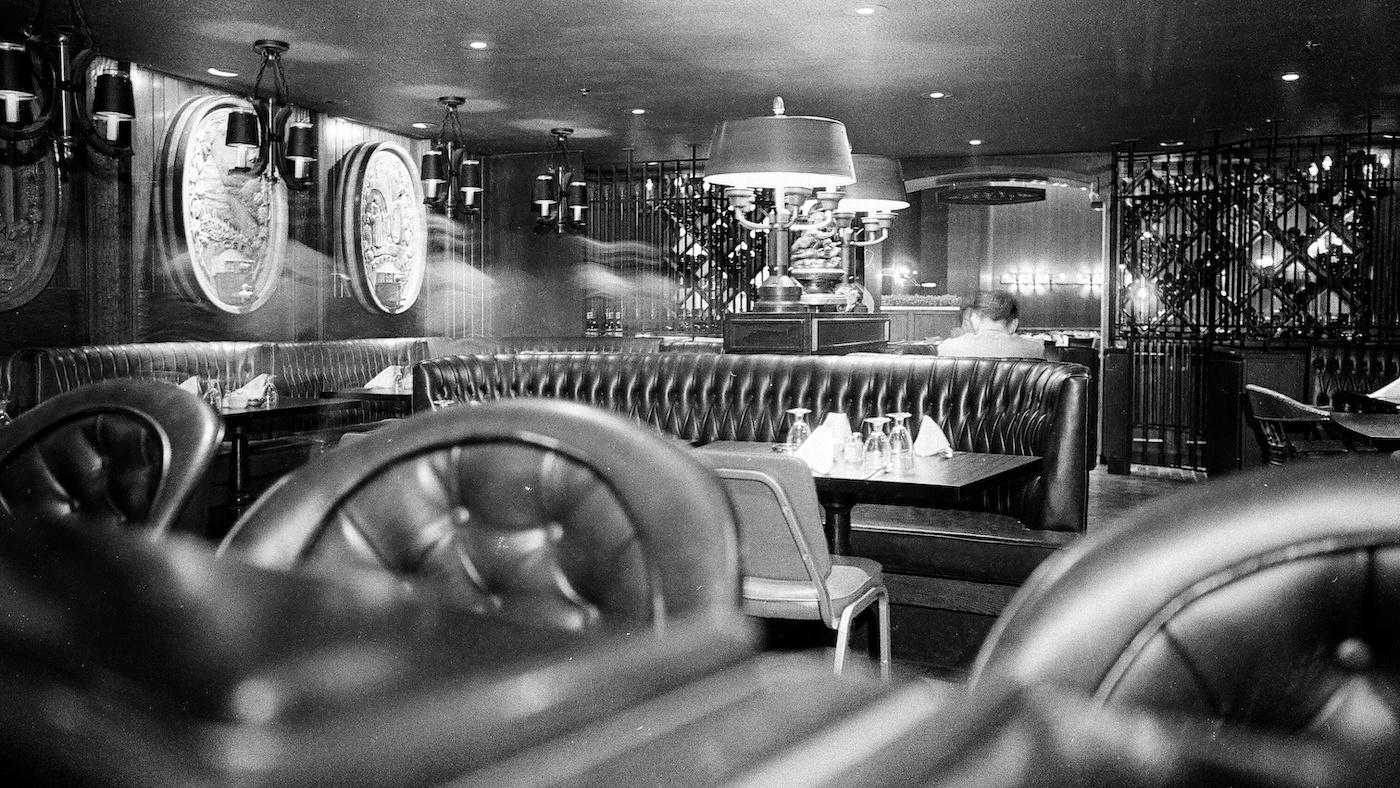 The interior of Don Roth's Blackhawk restaurant in 1966. Photo: ST-70004498-0001, Chicago Sun-Times collection, Chicago History Museum