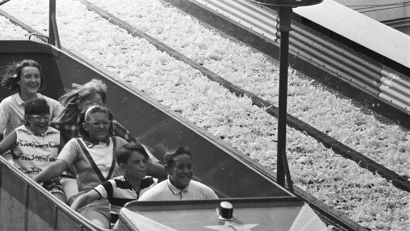 Children enjoying a Shoot the Chutes ride at Riverview in Chicago in 1965. Photo: ST-90004584-0041, Chicago Sun-Times collection, Chicago History Museum