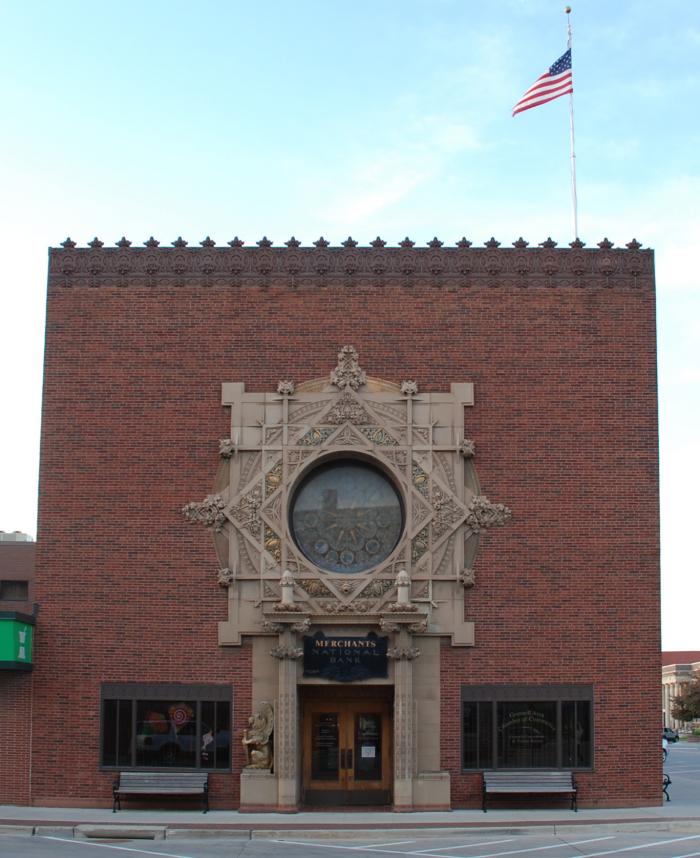Louis Sullivan's Merchants' National Bank in Grinnell, Iowa. Photo: Manop/Wikimedia Commons