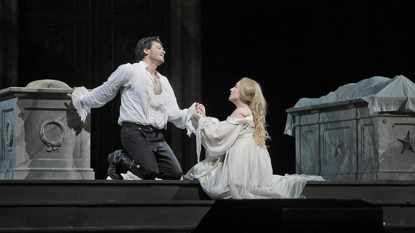 Vittorio Grigolo as Roméo and Diana Damrau as Juliette in Gounod's opera at the Met. Photo: Ken Howard/Metropolitan Opera