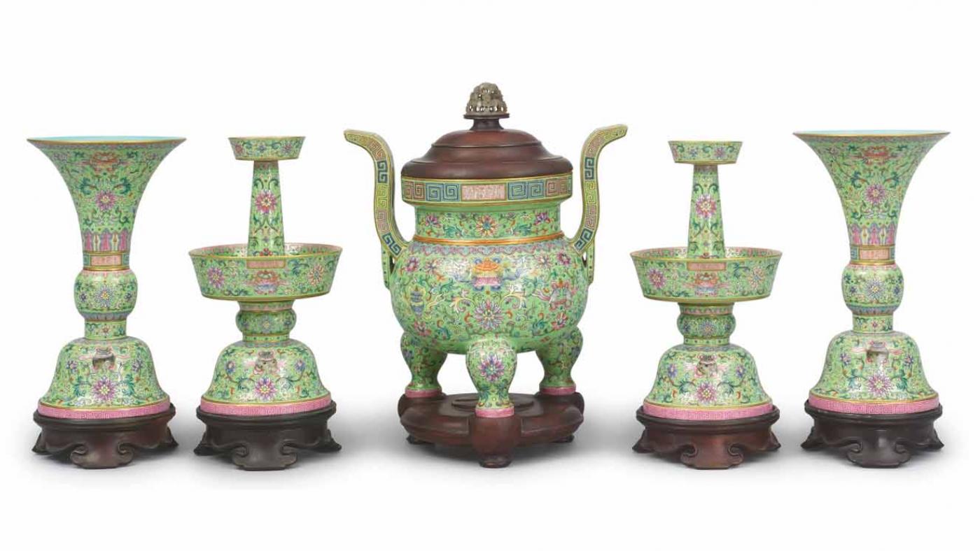 Altar Set, Qing dynasty, Jiaqing reign mark and period. Photo: Courtesy of the Art Institute of Chicago.