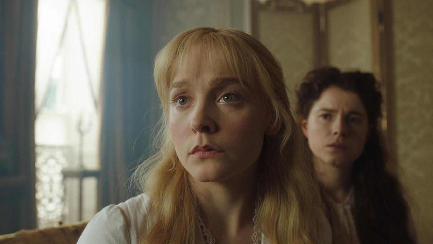 Olivia Vinall as Laura Fairlie and Jessie Buckley as Marian Halcombe in The Woman in White. Photo: The Woman in White Productions Ltd. / Steffan Hill / Origin Pictures
