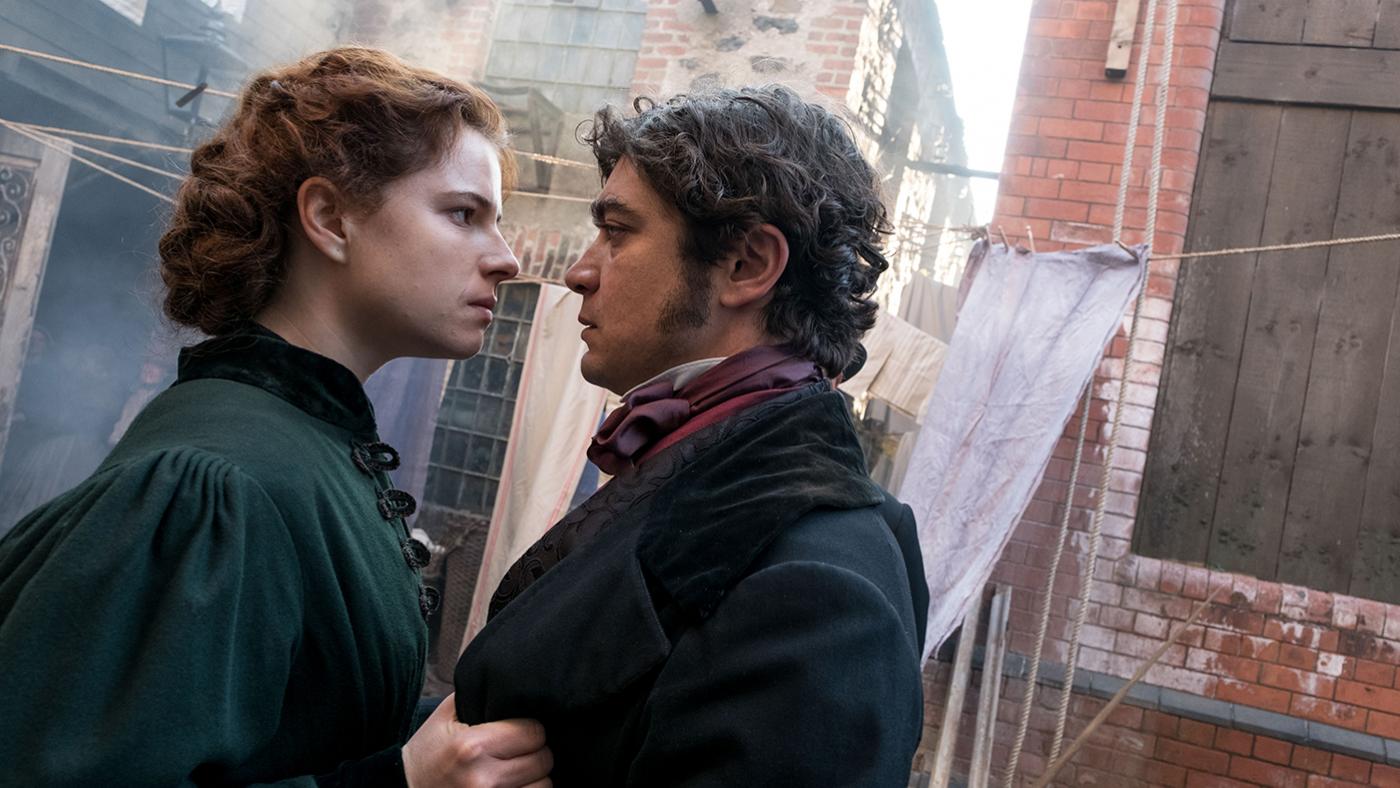 Jessie Buckley as Marian Halcombe and Riccardo Scamarcio as Count Fosco. Photo: The Woman in White Productions Ltd. / Steffan Hill / Origin Pictures