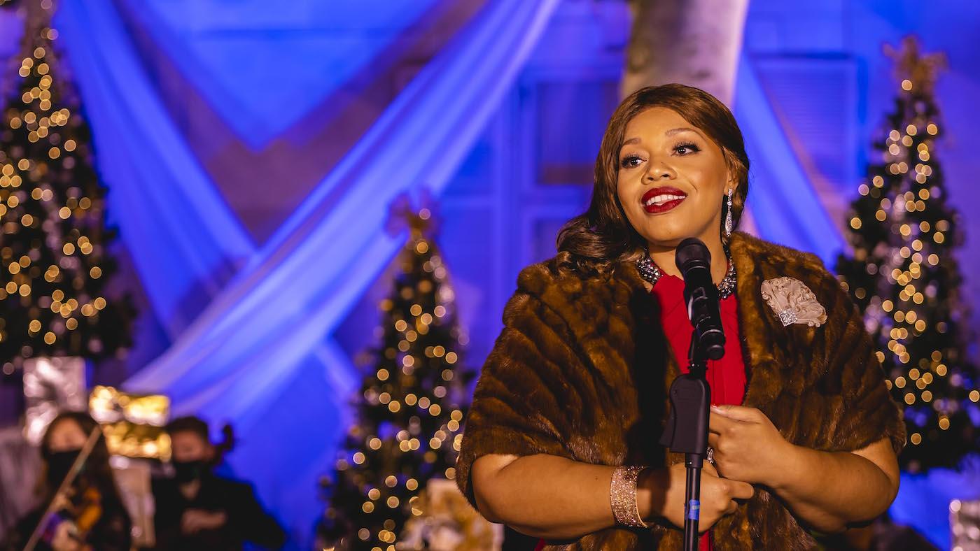 Carmen Ruby Floyd in 'Ella Wishes You a Swinging Christmas.' Photo: Kevin Parisi/American Pops Orchestra, Inc
