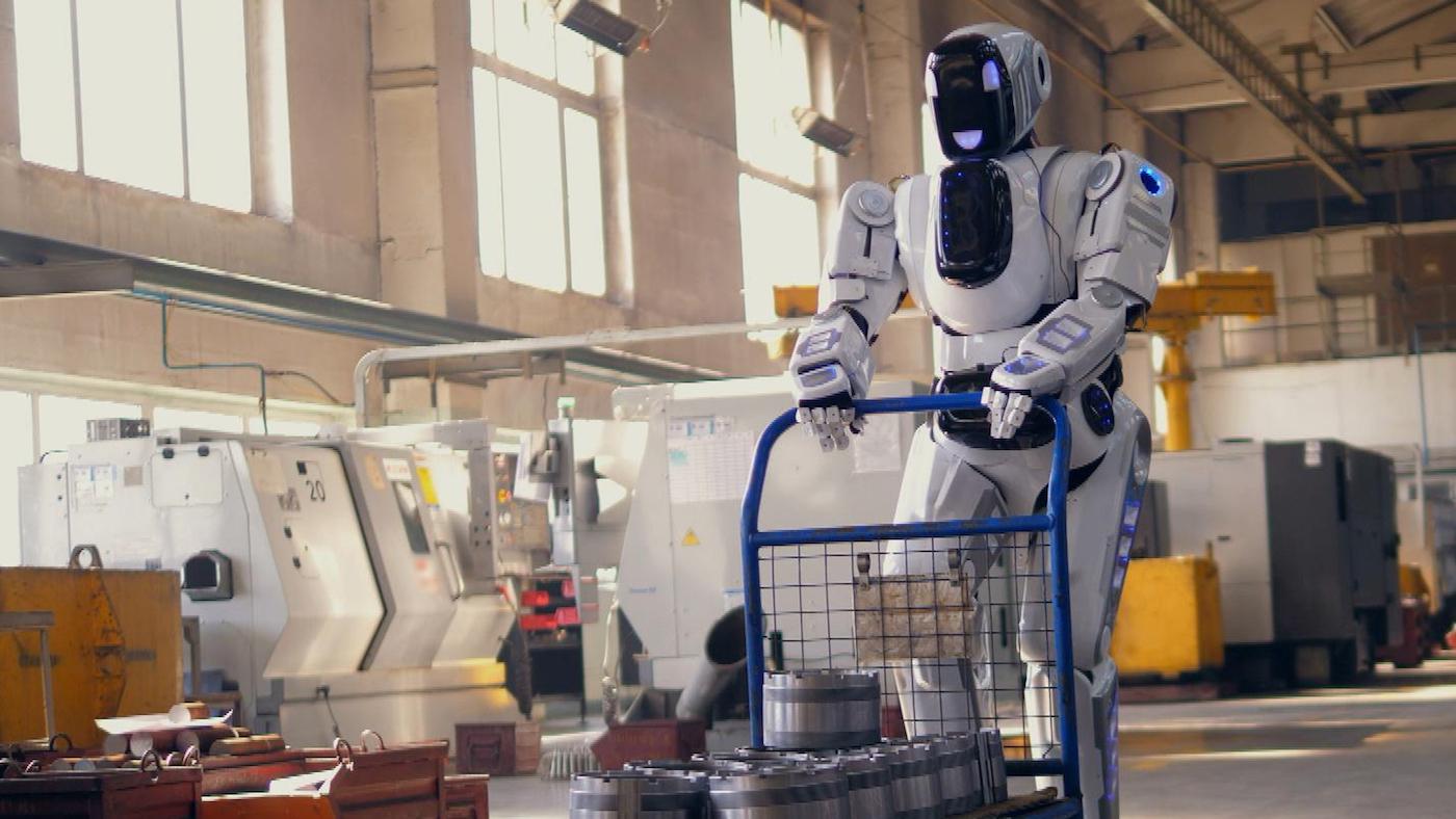 A robot pushes a cart in a factory. Photo: Courtesy Pond5