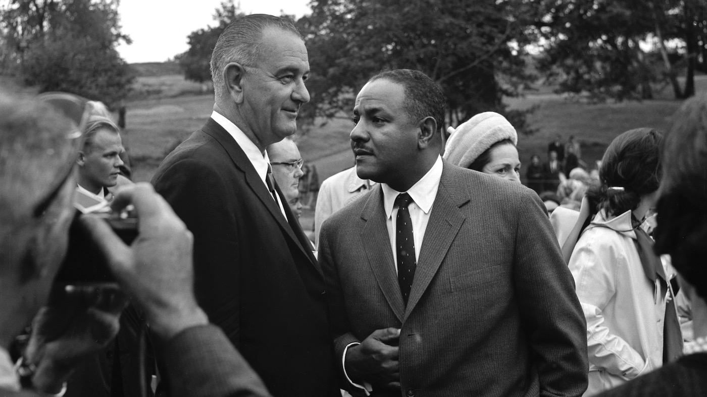 Carl Rowan (center right) with Vice President Lyndon Johnson, 1963. Photo: The Finnish Heritage Agency