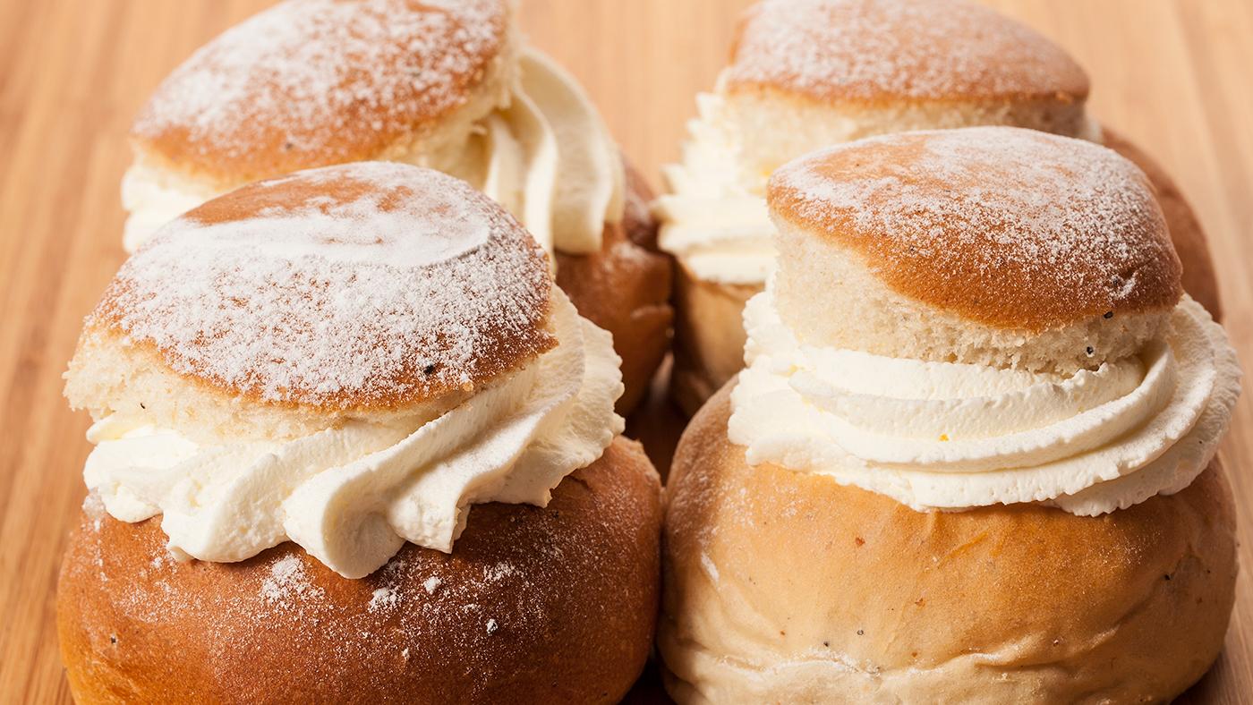 Modern Bakery With Assortment Of Bread Cakes And Buns Stock Photo -  Download Image Now - iStock