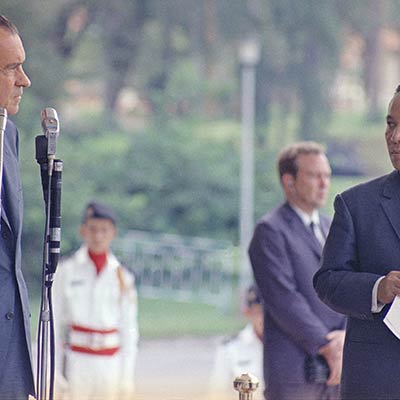 President Richard Nixon and South Vietnamese President Nguyen Van Thieu in Saigon, 1969. Photo: Associated Press